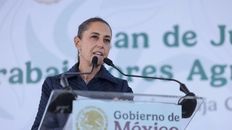 Tras las protestas, la presidenta sigui&oacute; con su evento en el que present&oacute; un Plan de Justicia para trabajadoras agr&iacute;colas. Foto: Presidencia