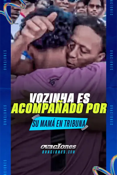 Vozinha es acompa&ntilde;ado por su mam&aacute; en tribuna