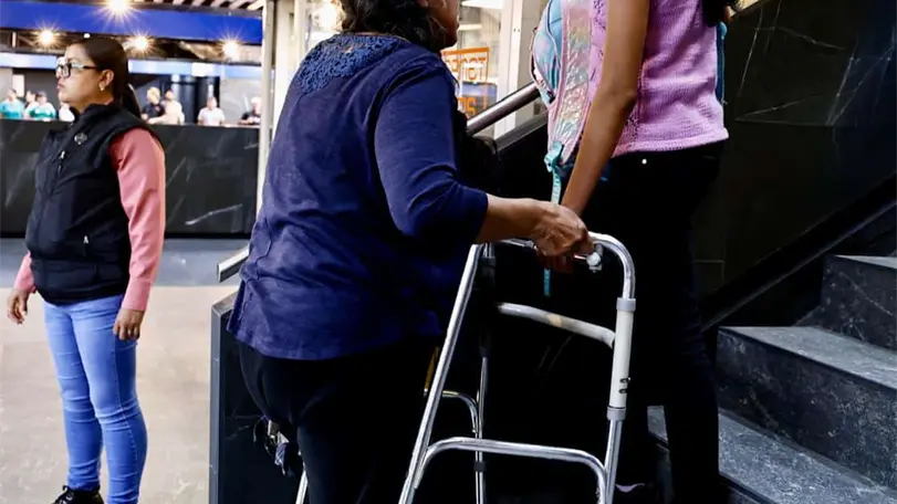 Reabren cuatro estaciones de Línea 2; anuncian renovación integral de Línea 3 El elevador de la estación Tasqueña no funcionó en día de la reapertura de la Línea 2 del MetroFotografías: Araceli Martínez