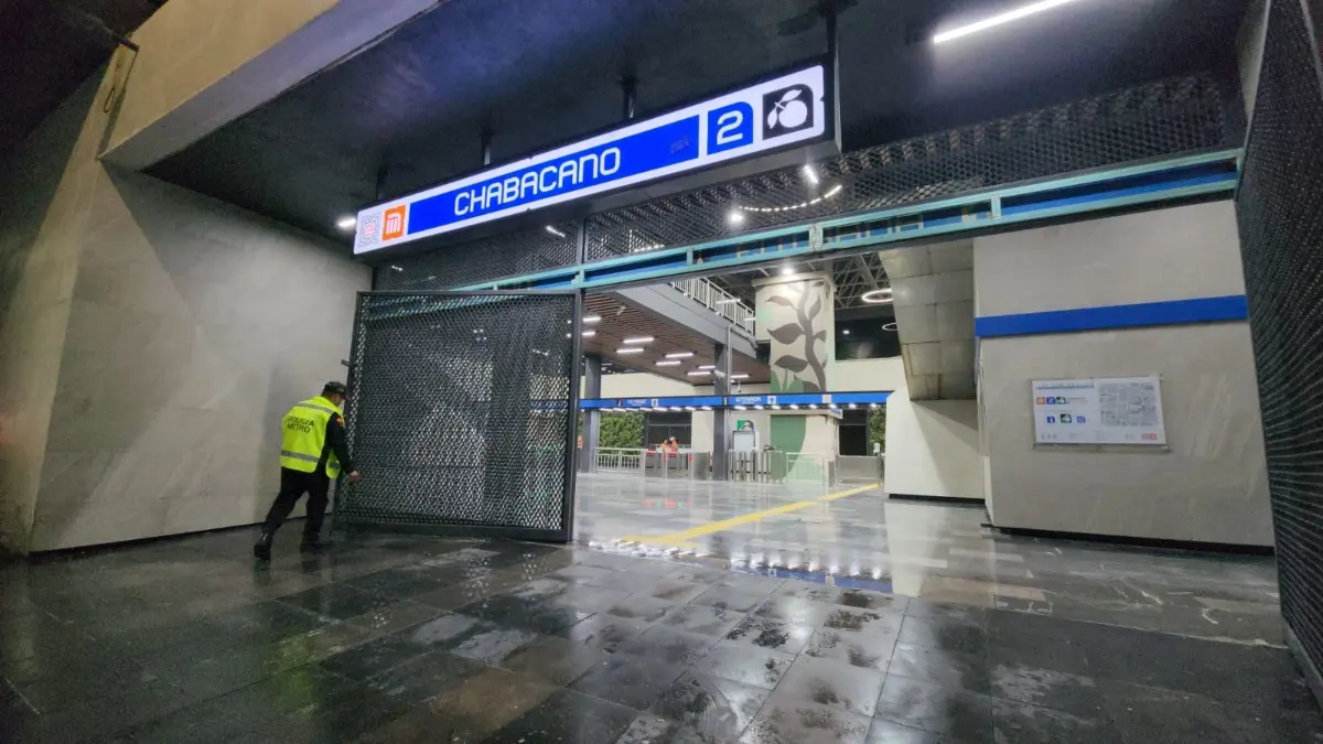Reabre estaci&oacute;n Chabacano de la L&iacute;nea 2 del Metro
