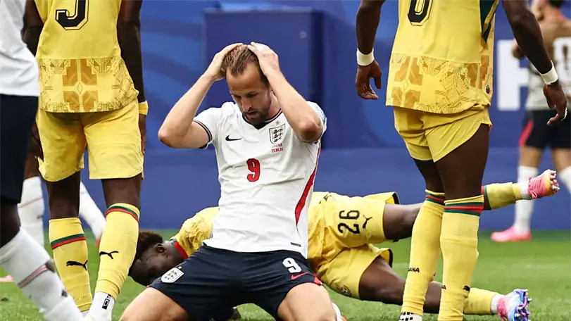 Harry Kane y la selección inglesa fueron embrujados por aficionado de Ghana Harry Kane (9) no logró marcar ante Ghana | FOTO: Reuters