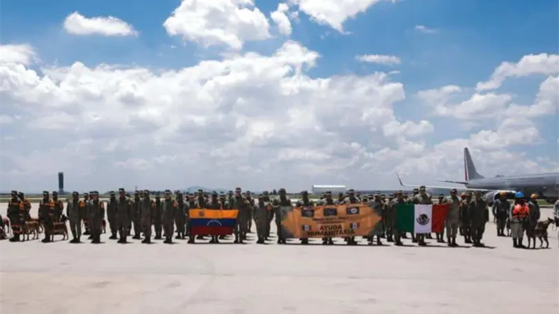 El contingente mexicano parti&oacute; desde Santa Luc&iacute;a con personal especializado, binomios caninos, insumos m&eacute;dicos y equipo para apoyar las labores de rescate en Venezuela. Foto: SRE