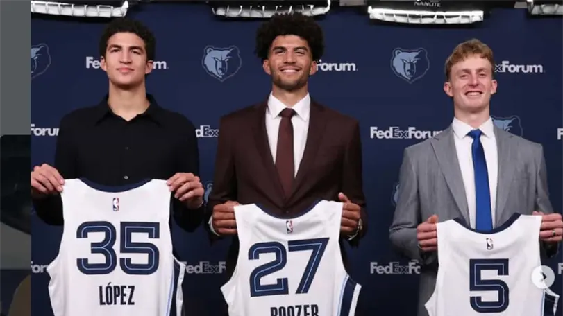 Los Memphis Grizzlies presentaron a sus nuevos jugadores y L&oacute;pez fue uno de ellos. Foto: @memgrizz