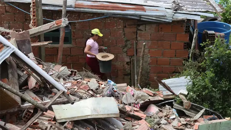Los da&ntilde;os ascienden a un monto millonario debido a que las mayores afectaciones ocurrieron en zonas comerciales. Foto: EFE
