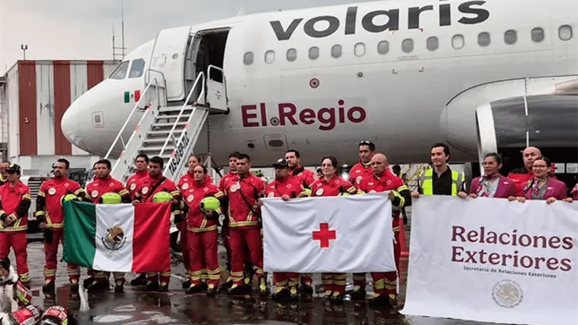 Especialistas mexicanos en b&uacute;squeda y rescate colaboran en las labores de emergencia tras los terremotos registrados en Venezuela. Foto: @SRE_mx