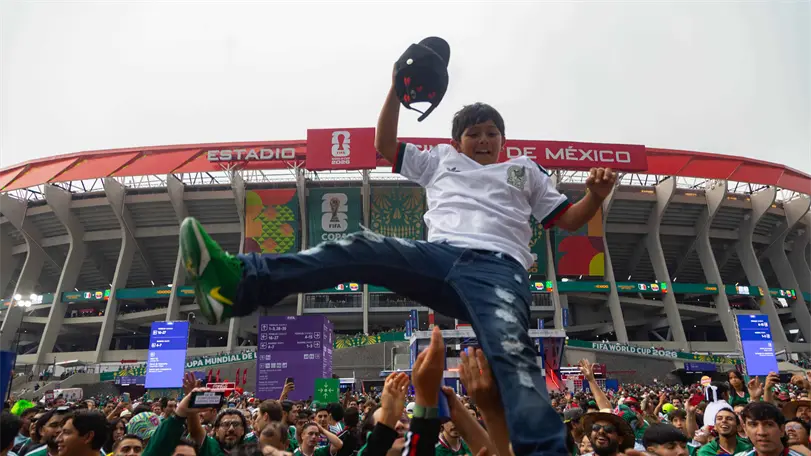 Mucho es exageración: afición de Ecuador minimiza serenata en México a su selección Los aficionados comienzan a llegar al Estadio Ciudad de México para el México vs. Ecuador. Foto: Cuartoscuro