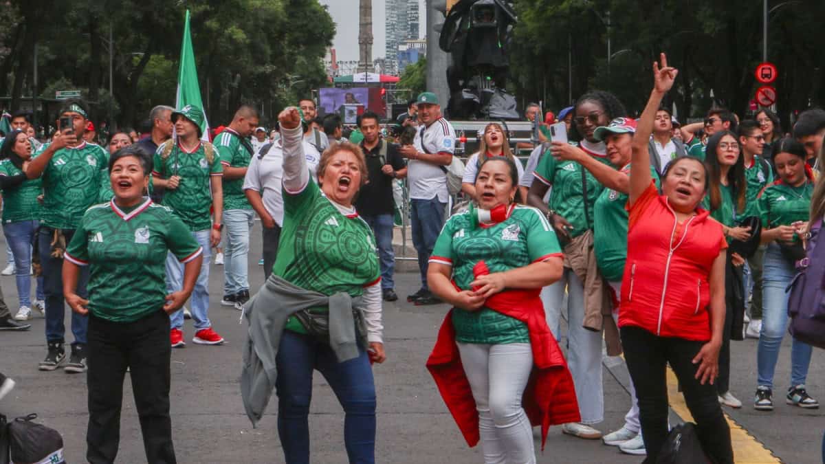 Instalan más pantallas para ver México vs Ecuador en centro histórico Instalan más pantallas para ver México vs Ecuador en centro histórico