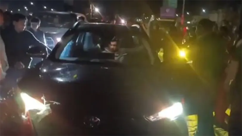 Festejos en Hidalgo dejan 5 heridos tras atropellamiento El conductor conducía en estado de ebriedad y se fue contra multitud de aficionados. Foto: Especial/Redes sociales