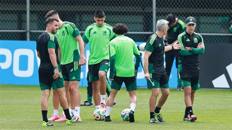 El t&eacute;cnico nacional deber&aacute; encontrar la manera de parar al goleador Harry Kane. Foto: Mexsport