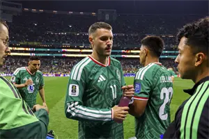 Santiago Gim&eacute;nez ve listo al Tri para enfrentar a Inglaterra: "Para ser campeones hay que ganarle al que sea"