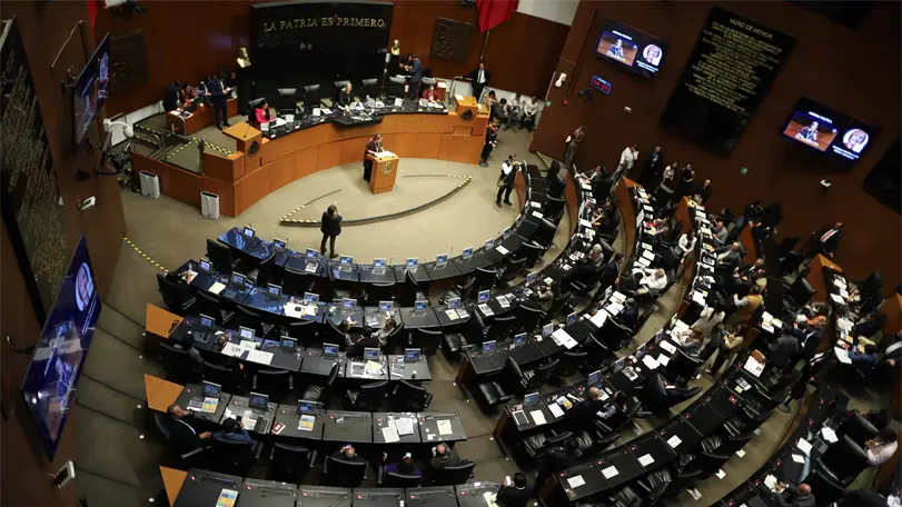 Los pol&iacute;ticos fueron entrevistados en varios espacios del Senado, donde tuvieron actividades legislativas. Foto: Cuartoscuro