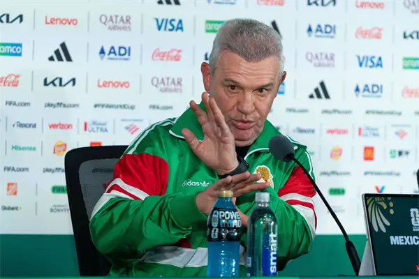 Javier Aguirre se enojó por cambio de horario ante Inglaterra