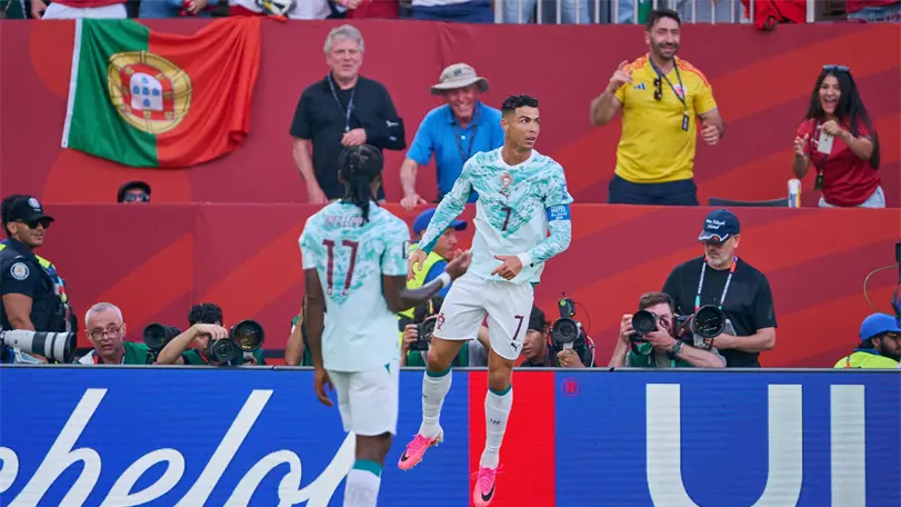 Portugal elimina a Croacia y se cita con España en Dallas CR7 anotó un gol, pero lo sacaron como cambio antes de que termine el partido. Foto: MexSport