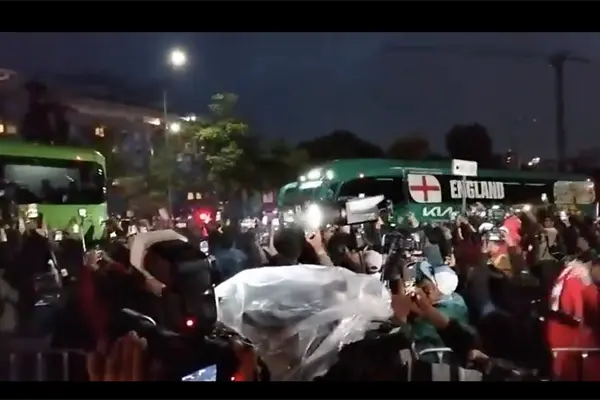 Inglaterra llegó a México y fue abucheada en hotel de concentracion