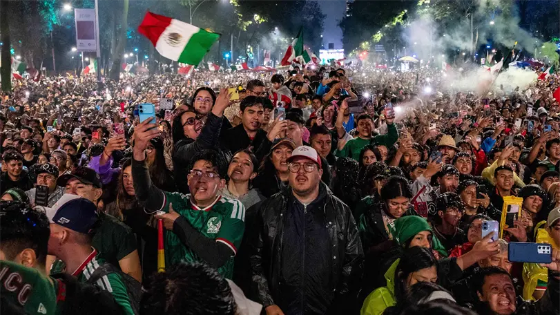 Embajada de EU también emite alerta de seguridad por partido de México vs Inglaterra Las autoridades de EU pidieron a sus connacionales evitar aglomeraciones. Foto: Cuartoscuro