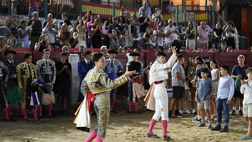Rollón y López Ortega disputarán la gran final del Circuito de Madrid; Juan Pablo Ibarra deja una grata impresión Pese a las limitaciones del ejemplar, Ibarra mantuvo la actitud y fue despedido con una vuelta al ruedo que reconoció su entrega. Foto: NTR Toros
