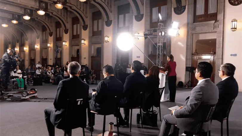 Empresarios acusan presunta red de extorsión a gasolineros en Edomex Claudia Sheinbaum llamó a formalizar las denuncias para que la Fiscalía General de la República investigue las presuntas extorsiones contra empresarios gasolineros. Foto: Presidencia