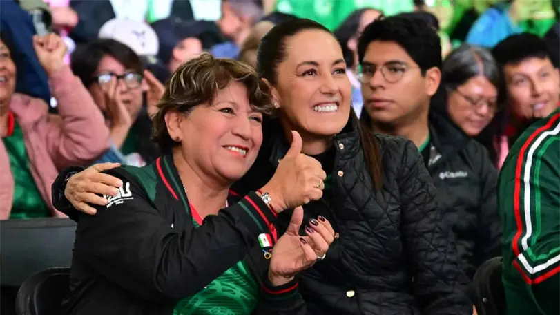 Sheinbaum vuelve a ver al Tri con la afición: ve el México vs Inglaterra desde Nezahualcóyotl Claudia Sheinbaum convivió con aficionados en la explanada del Palacio Municipal de Nezahualcóyotl antes del inicio del México vs Inglaterra. Foto: Gobierno Edomex