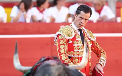 Aar&oacute;n Palacio encuentra el premio en una tarde de acero y resistencia
