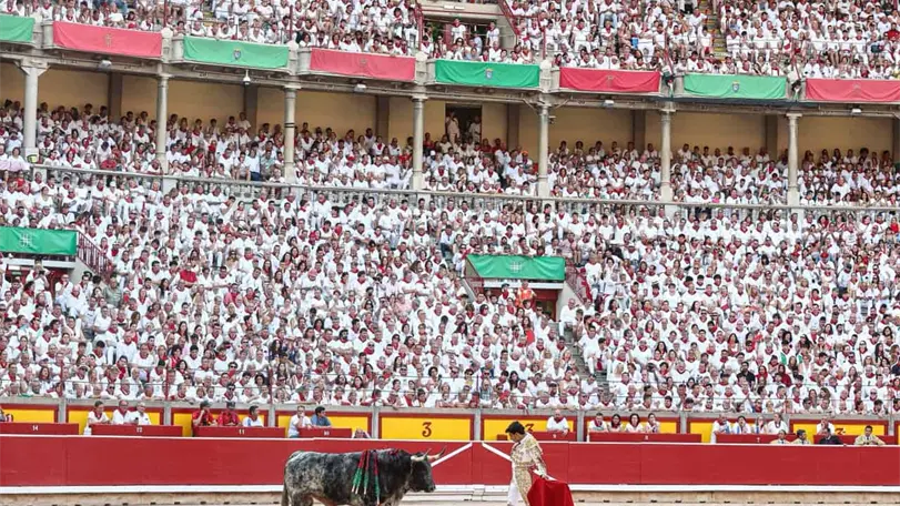 Diosleguarde firma la faena de la tarde y Galván deja una grata impresión en Pamplona Fotos: Manolo Briones