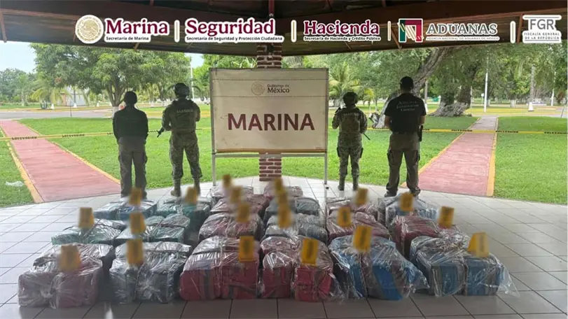 Cocaína escondida en un barco: decomisan más de mil kilos de droga en Michoacán El aseguramiento impidió que más de dos millones de dosis llegaran al mercado ilegal: Gabinete de Seguridad Cortesía: SSPC
