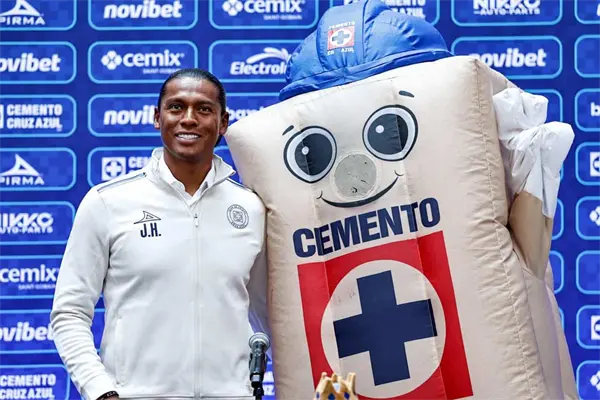 Vamos por el bicampeonato: Cruz Azul renueva a un visionario Huiqui