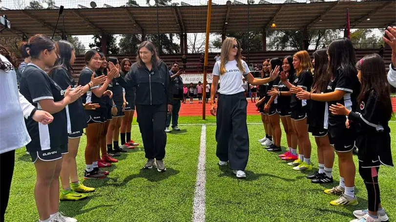 Azcapotzalco suma a Alexia Putellas a un proyecto internacional en favor de niñas La iniciativa busca fomentar el liderazgo en las niñas y mujeres. Cortesía: Alcaldía Azcapotzalco