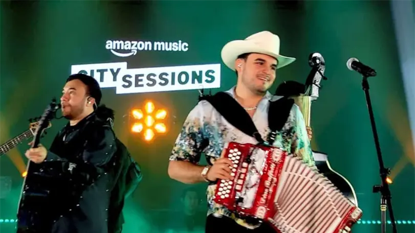 Edgardo Núñez pone a bailar a México con su acordeón y el poder del streaming Edgardo Núñez marca nueva tendencia en el Amazon Music City Sessions. Foto: Martín Avilés