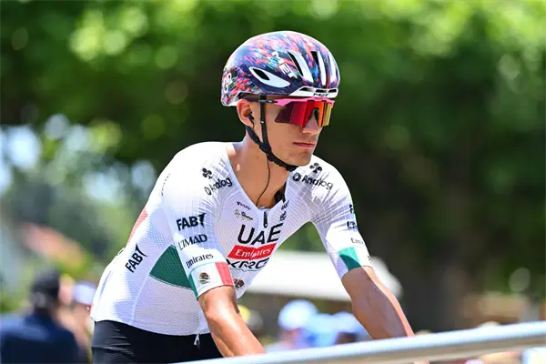 Isaac del Toro finaliza tercero en la Etapa 6 del Tour de Francia 2026 con Tadej Pogačar ganador