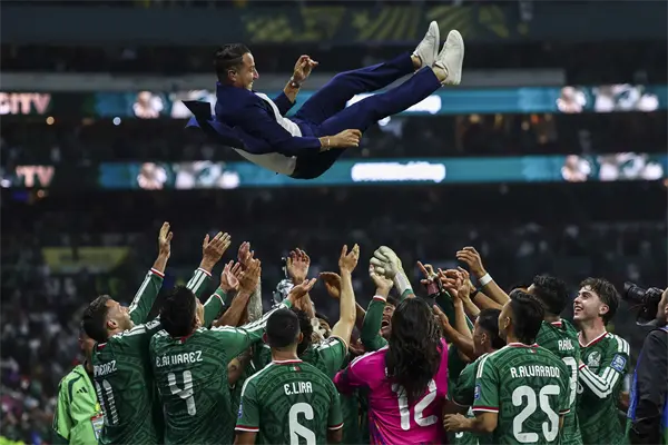Andrés Guardado negó contactos con FMF para integrar cuerpo técnico de Rafa Márquez