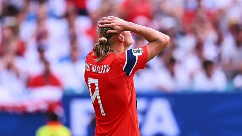 El jugador de Noruega no dud&oacute; en reconocer el nivel de juego de su amigo, Bellingham. Foto: MexSport