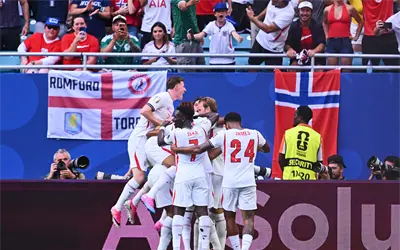 Inglaterra acaba con el sue&ntilde;o vikingo: avanza a semifinales entre pol&eacute;micas arbitrales