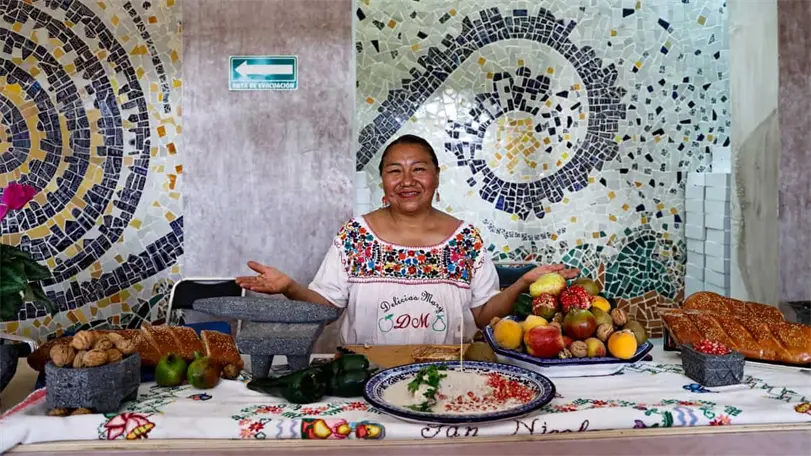Doña Mary, de San Nicolás de los Ranchos, Puebla es cocinera tradicional y experta en chiles en nogada. Foto: Aracely Martínez