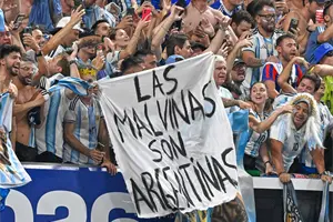 Argentina celebra con mensaje a Inglaterra por Malvinas: &iquest;La FIFA los va a sancionar?