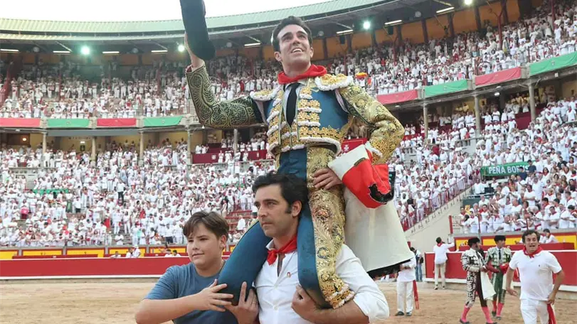 Tomás Rufo arrasa en Pamplona y cierra San Fermín con una tarde de cuatro orejas Fotos: Manolo Briones