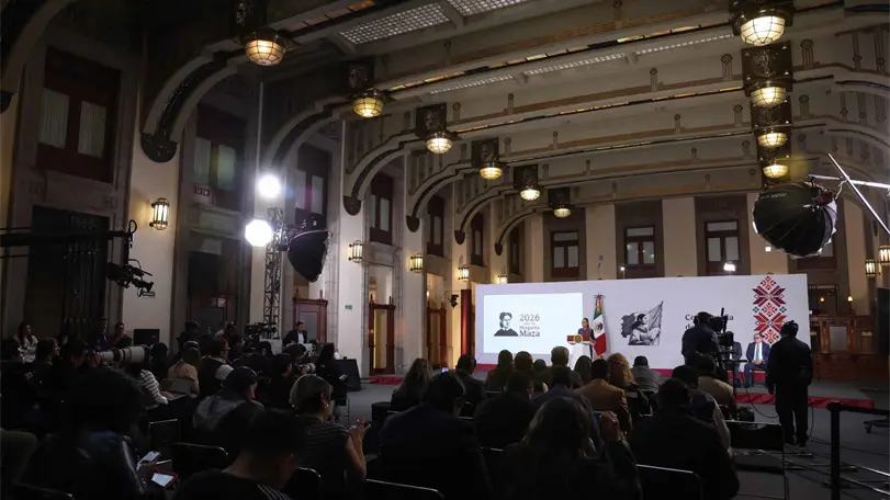 Reforma magisterial se definirá escuela por escuela, no en la mañanera: Sheinbaum Claudia Sheinbaum rechazó convertir la conferencia matutina en un espacio para debatir la reforma magisterial con la CNTE. Foto: Presidencia