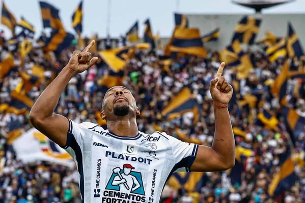 Polémica en CU: Pumas cae ante Pachuca entre fallas del VAR en el arranque de la Liga BBVA