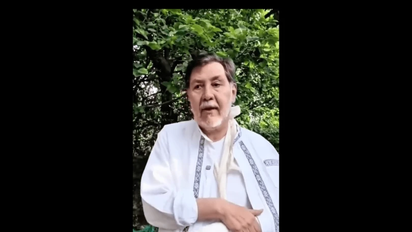 ¿Qué le pasó a Noroña? Político aparece con una fractura en el brazo Noroña se rompió la muñeca en Tepoztlán. Foto: Captura de pantalla