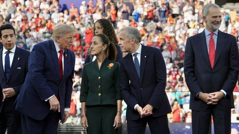 Sheinbaum destaca unidad de Norteamérica tras coincidir con Trump y Carney en el Mundial Claudia Sheinbaum destacó la cooperación entre México, Estados Unidos y Canadá tras asistir a la final del Mundial 2026 junto a Donald Trump y Mark Carney. Foto: Presidencia