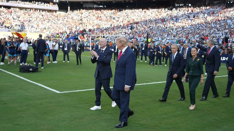 Tras participar en la ceremonia de clausura del Mundial 2026, Claudia Sheinbaum propuso ampliar las escuelas de futbol para convertir el entusiasmo del torneo en una nueva generaci&oacute;n de jugadores. Foto: Presidencia