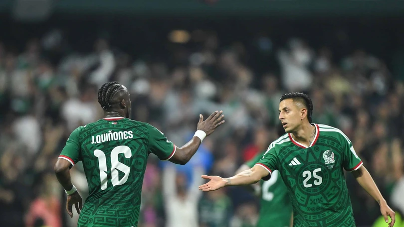 Qui&ntilde;ones y Alvarado se perfiles en los rankings de la FIFA durante el Mundial 2026. Foto: MexSport