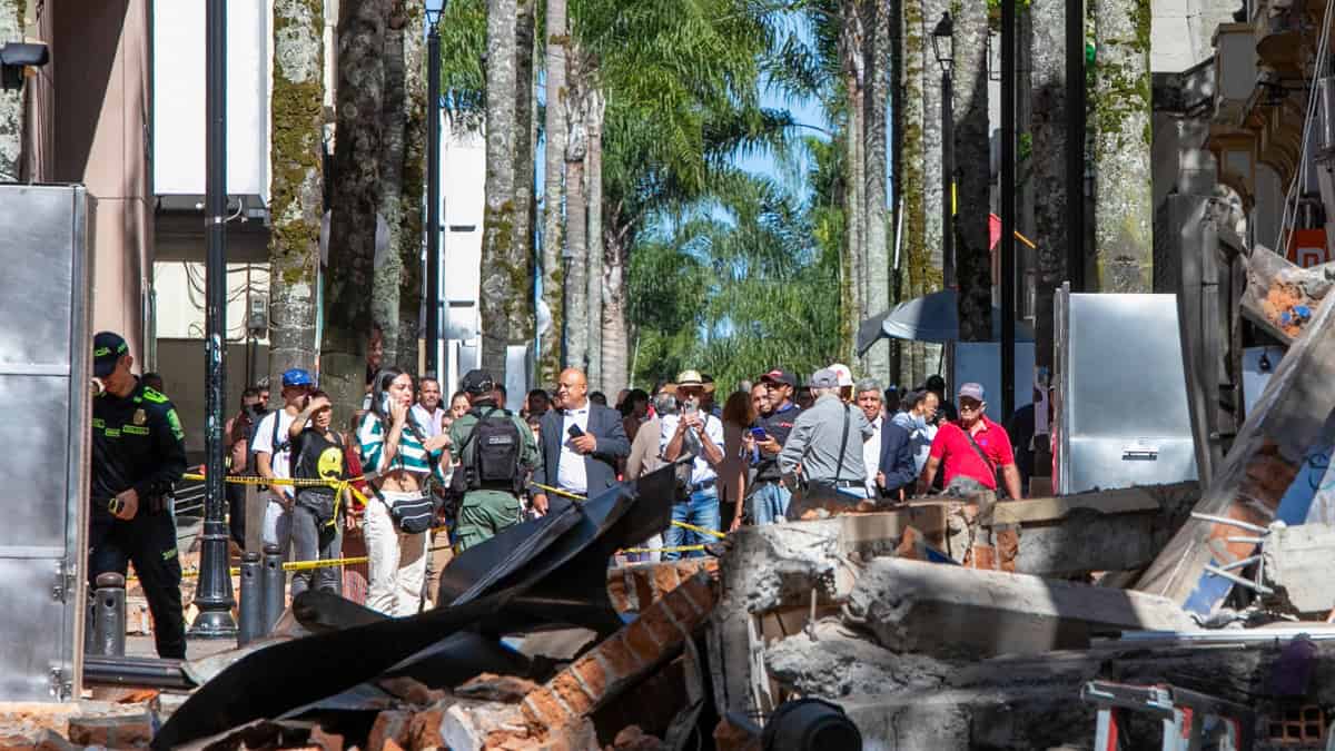 Presidente de Colombia confirma 111 muertos y 87 heridos