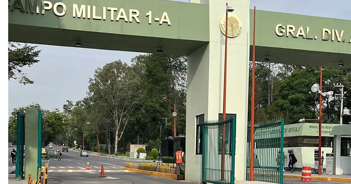 Visita Comisión para Guerra Sucia instalaciones militares Visita Comisión para Guerra Sucia instalaciones militares