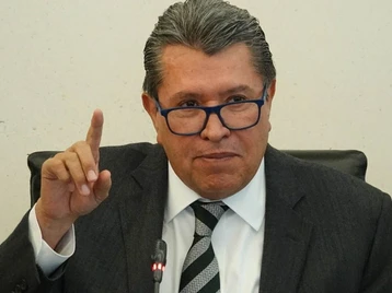 Imagen de la nota: Monreal busca que trabajadores accedan a pensi&oacute;n por viudez