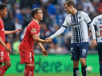 Imagen de la nota: Monterrey gana a Toluca y comparte liderato con Pachuca