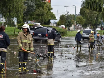 Imagen de la nota: Se resolvieron afectaciones por la lluvia registrada ayer en la CDMX: SACMEX