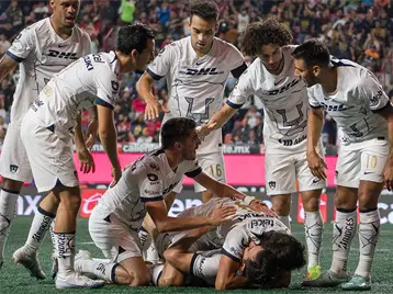 Imagen de la nota: Con voltereta incluida, los Pumas del Turco Mohamed vencen a Xolos en el último minuto