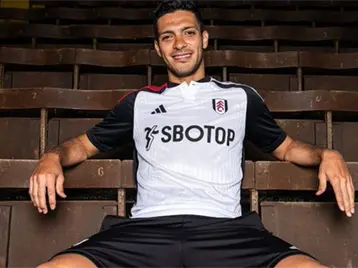 Imagen de la nota: Raúl Jiménez casi mete golazo con Fulham ante Everton; fue titular y salió al 57