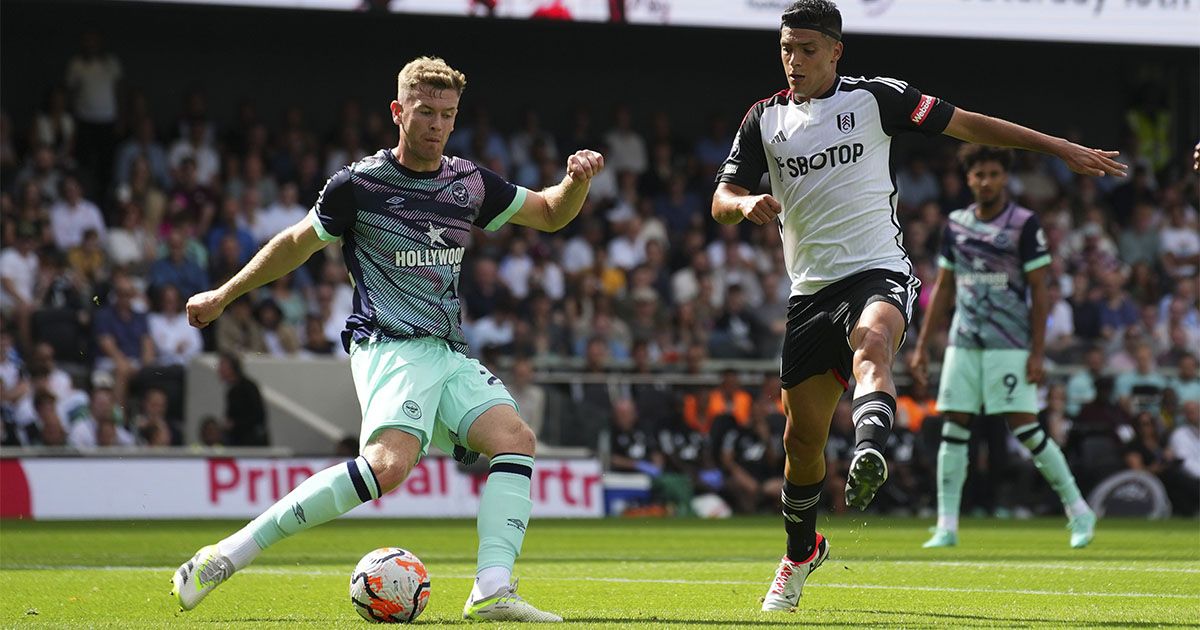 Raúl Jiménez fue titular, pero Fulham fue goleado de local por Brentford Raúl Jiménez fue titular, pero Fulham fue goleado de local por Brentford