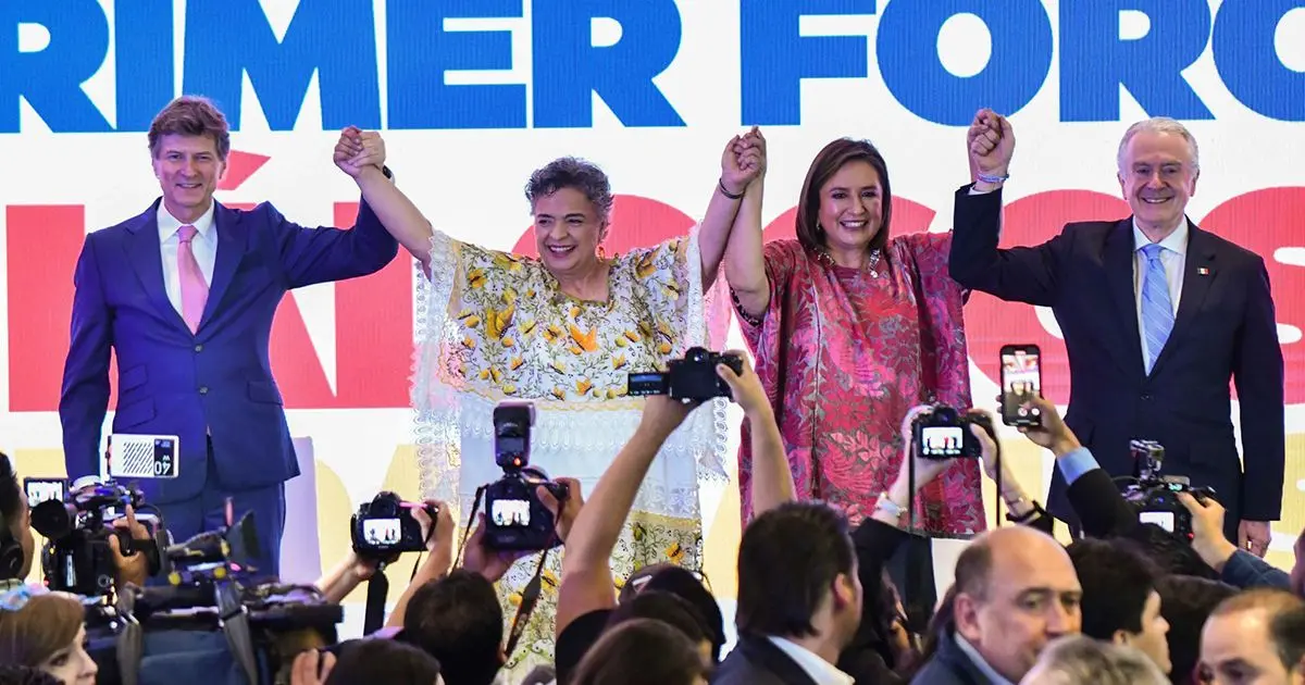Concluyen PAN, PRI y PRD diseño de su plataforma electoral para 2024 CIUDAD DE MÉXICO, 10AGOSTO2023.- Los finalistas para ser el candidato del Frente Amplio por México para el proceso electoral de 2024: Xóchilt Gálvez; Santiago Creel; Beatriz Paredes y Enrique de la Madrid, participación en el primer foro Diálogos Ciudadanos, en el que expusieron sus proyectos en materia de gobierno federal.
FOTO: MARIO JASSO/CUARTOSCURO.COM